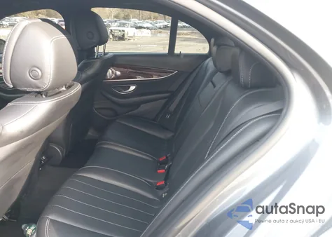 2017 Mercedes-Benz E 300 4Matic z USA, uszkodzony, nr VIN WDDZF4KB5HA110176